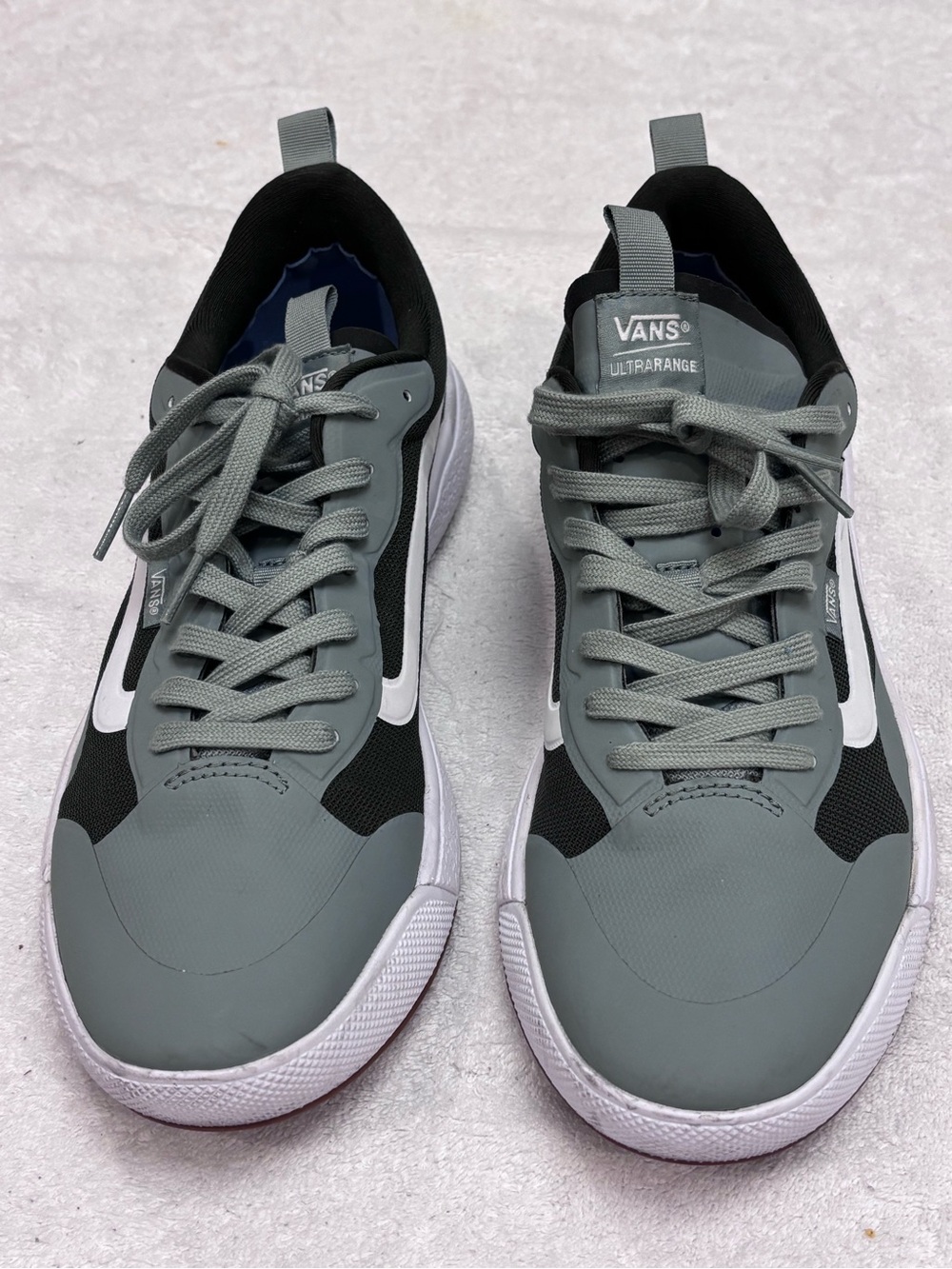 Brand New Vans Ultra Range - men’s Size 10 USA / 43 Euro / 9 UK - box 19